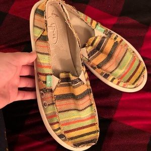 Boho chic Sanuks, pre loved!